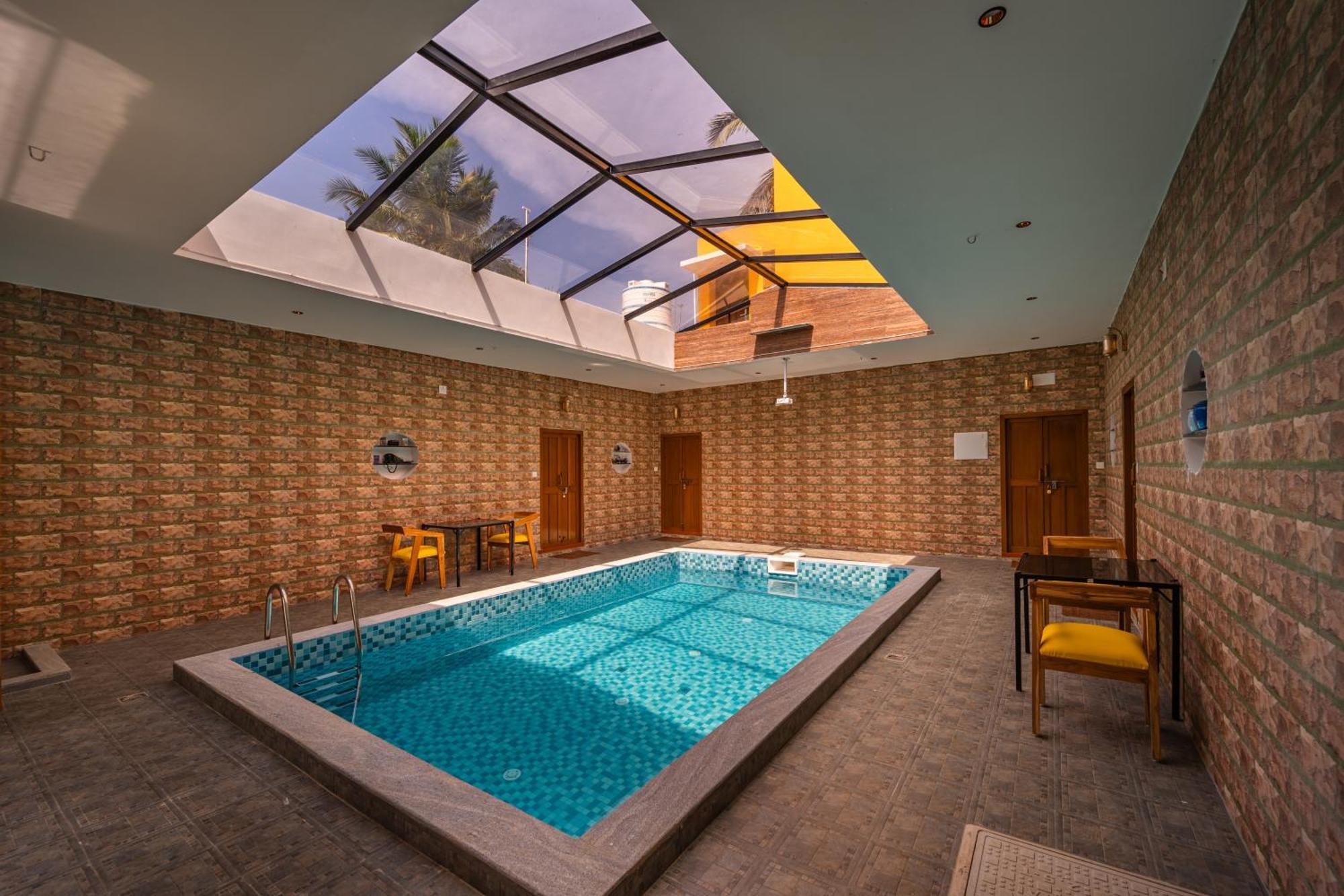 Teak Leaf Gateway Villa With Swimming Pool Indoor Games Kālapettai Exterior foto